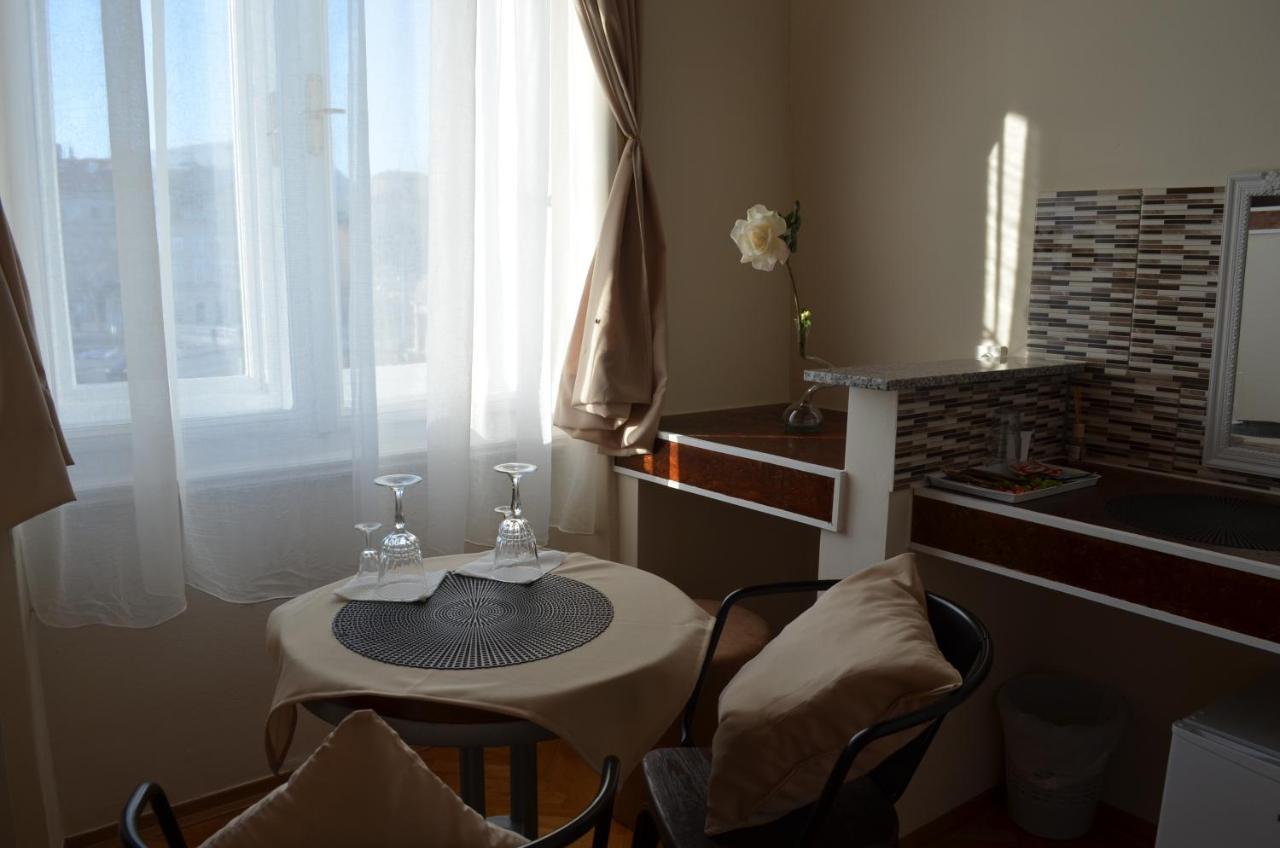 Rooms & Apartments Infinity Rijeka Exterior foto